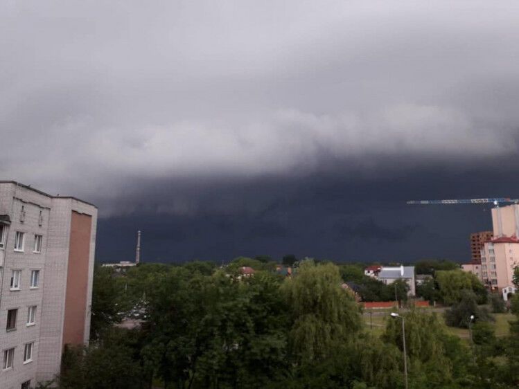 Львів підтопило після сильної зливи