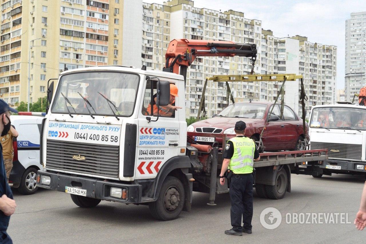 На місці події цілодобово працюватимуть рятувальники