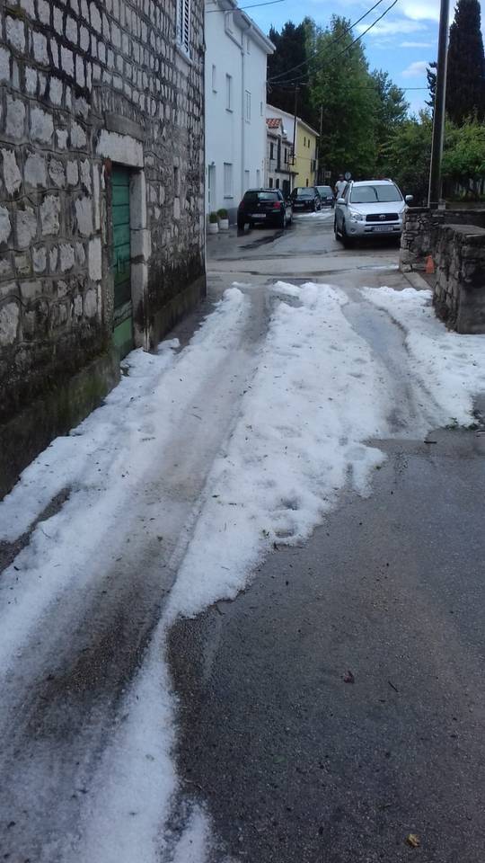 В Хорватии выпал снег