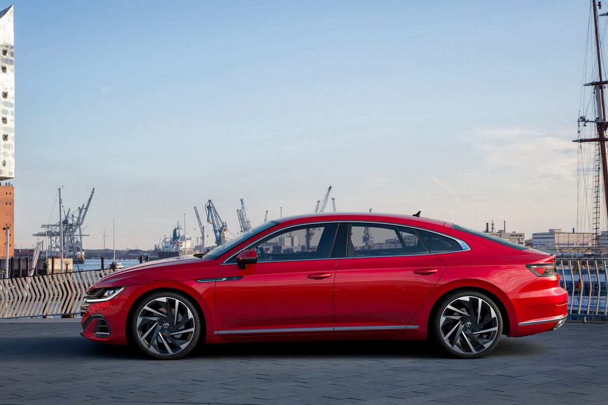 2021 Volkswagen Arteon R-Line.