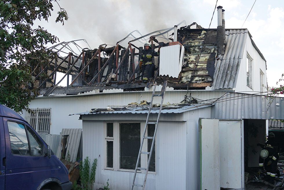 Пожар едва не уничтожил жилой дом