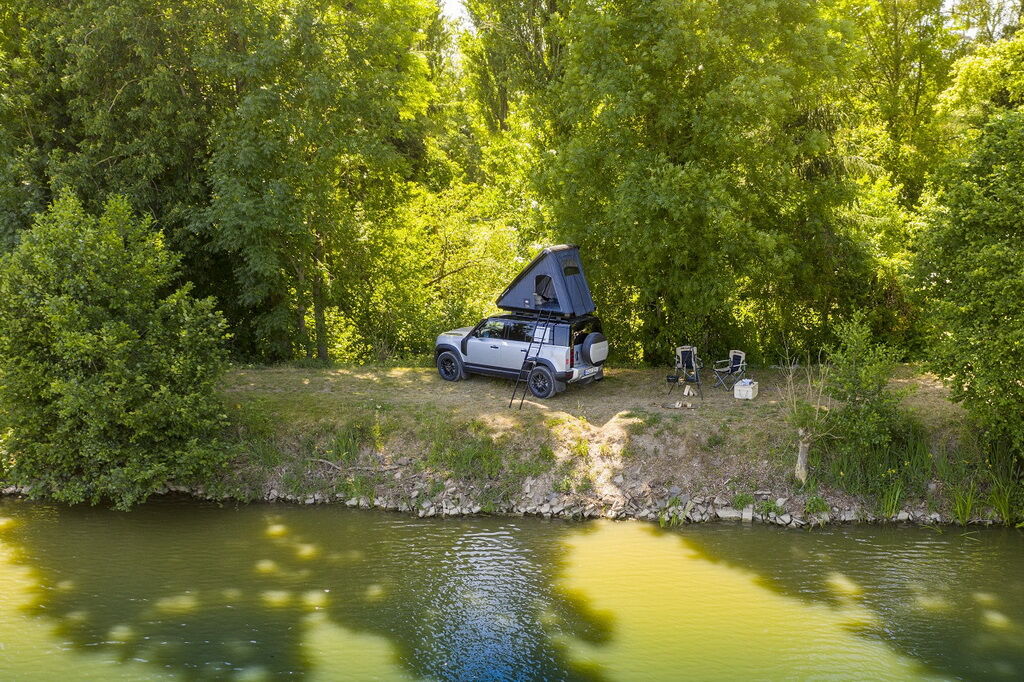 Намет Autohome для Land Rover Defender. фото: