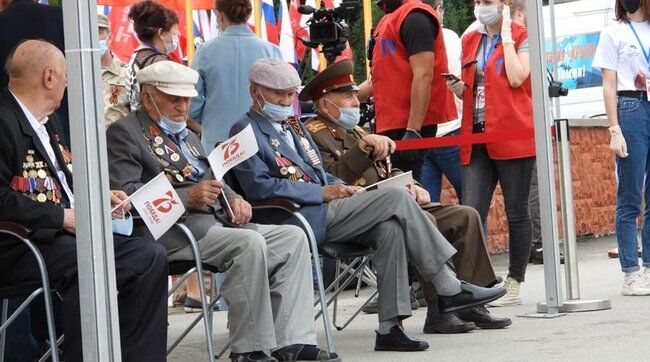 Правилами безопасности пренебрегали даже люди из группы риска.