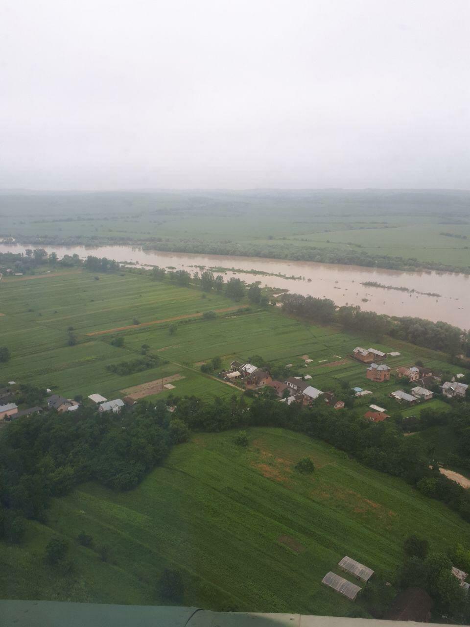 Наводнение на Прикарпатье