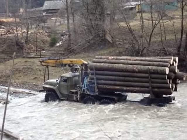 Фото якобы из событий на Прикарпатье в результате наводнения 2020 года