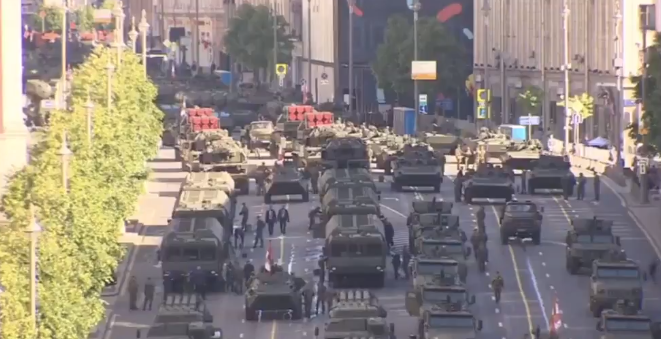 Танки перед парадом в Москве