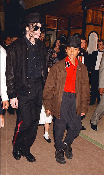 Майкл Джексон и Джордан Чандлер (источник – thesun.co.uk)