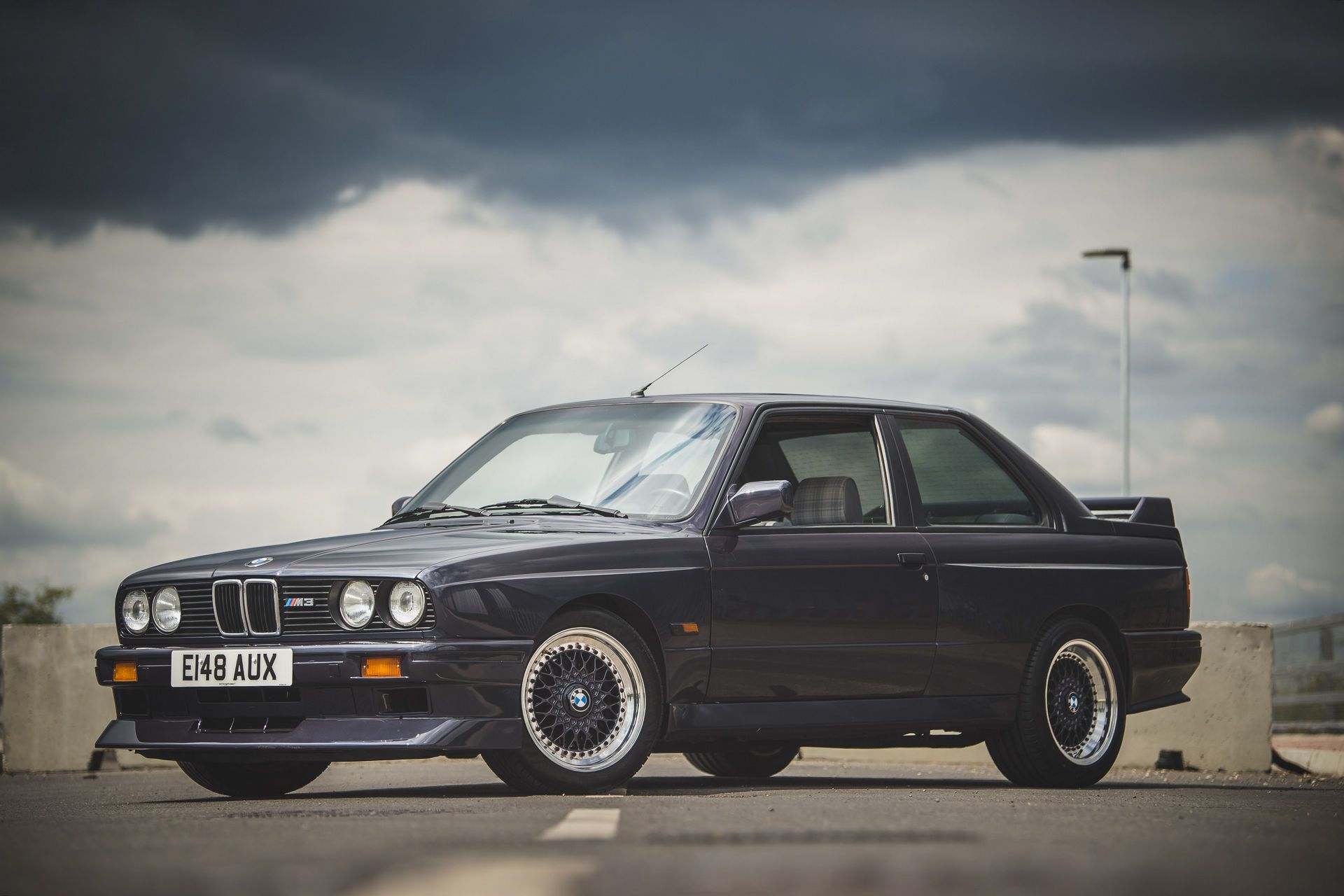 BMW M3 Evolution II, которой исполнилось 32 года, готовы продать за любую сумму.