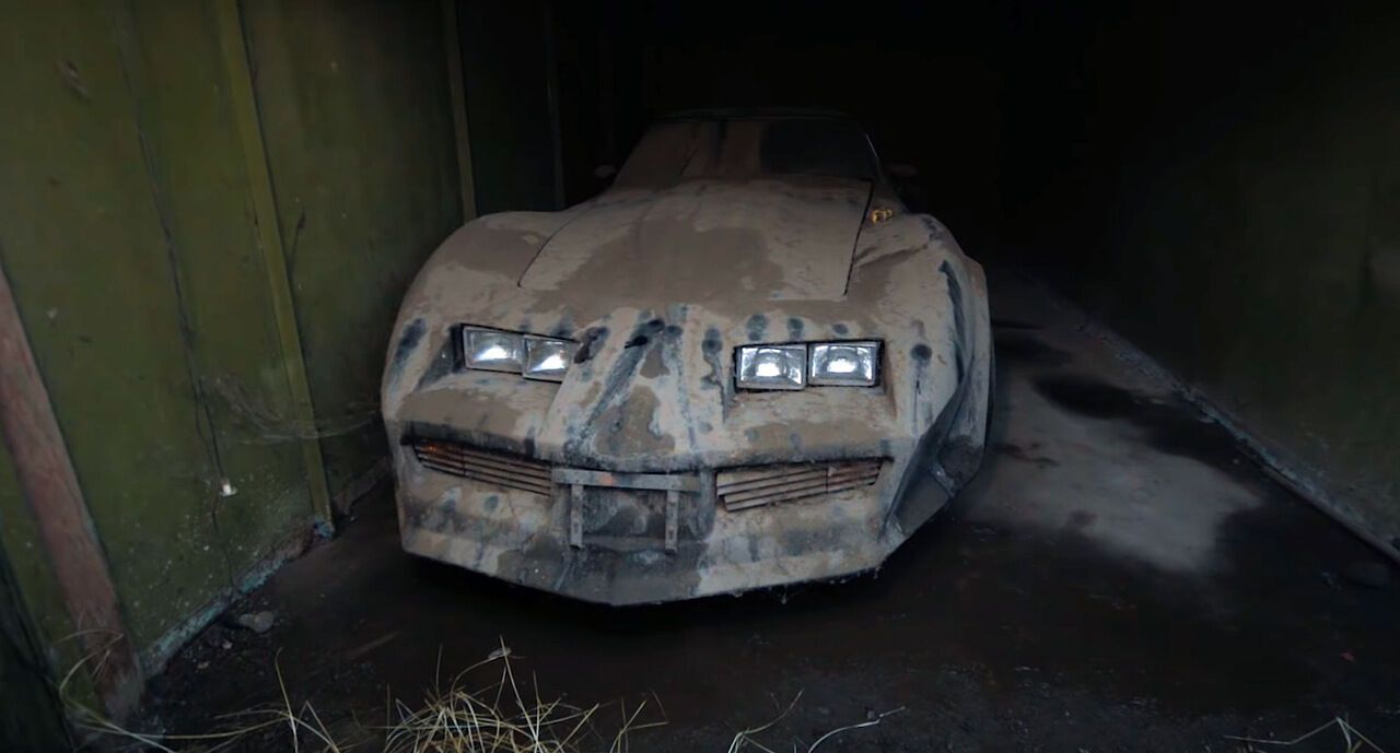 Старый Chevrolet Corvette C3 нашли в гараже спустя 13 лет.