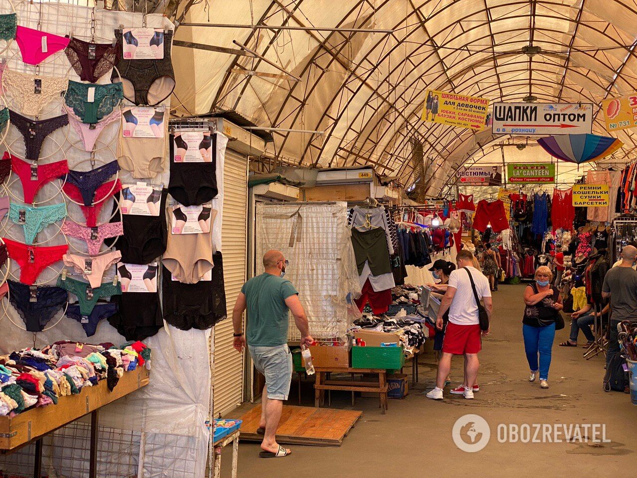 Работники рынка на Троещине в Киеве взбунтовались из-за вспышки коронавируса