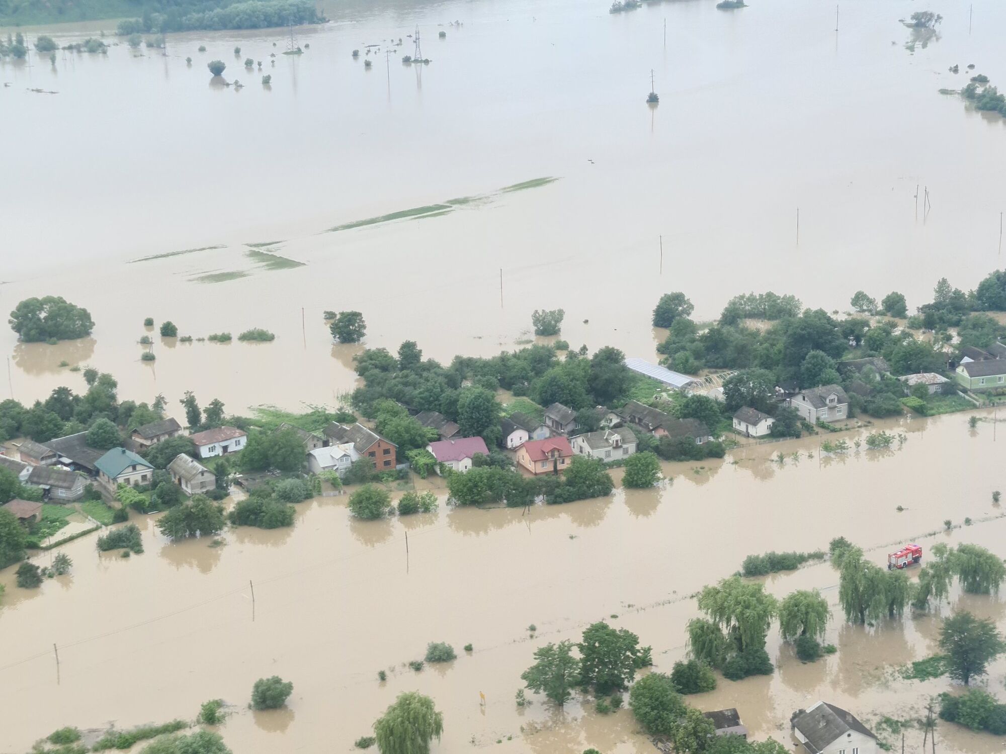 Масштабное наводнение в Карпатах