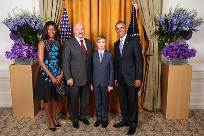 Лукашенко з молодшим сином на прийомі у Обами