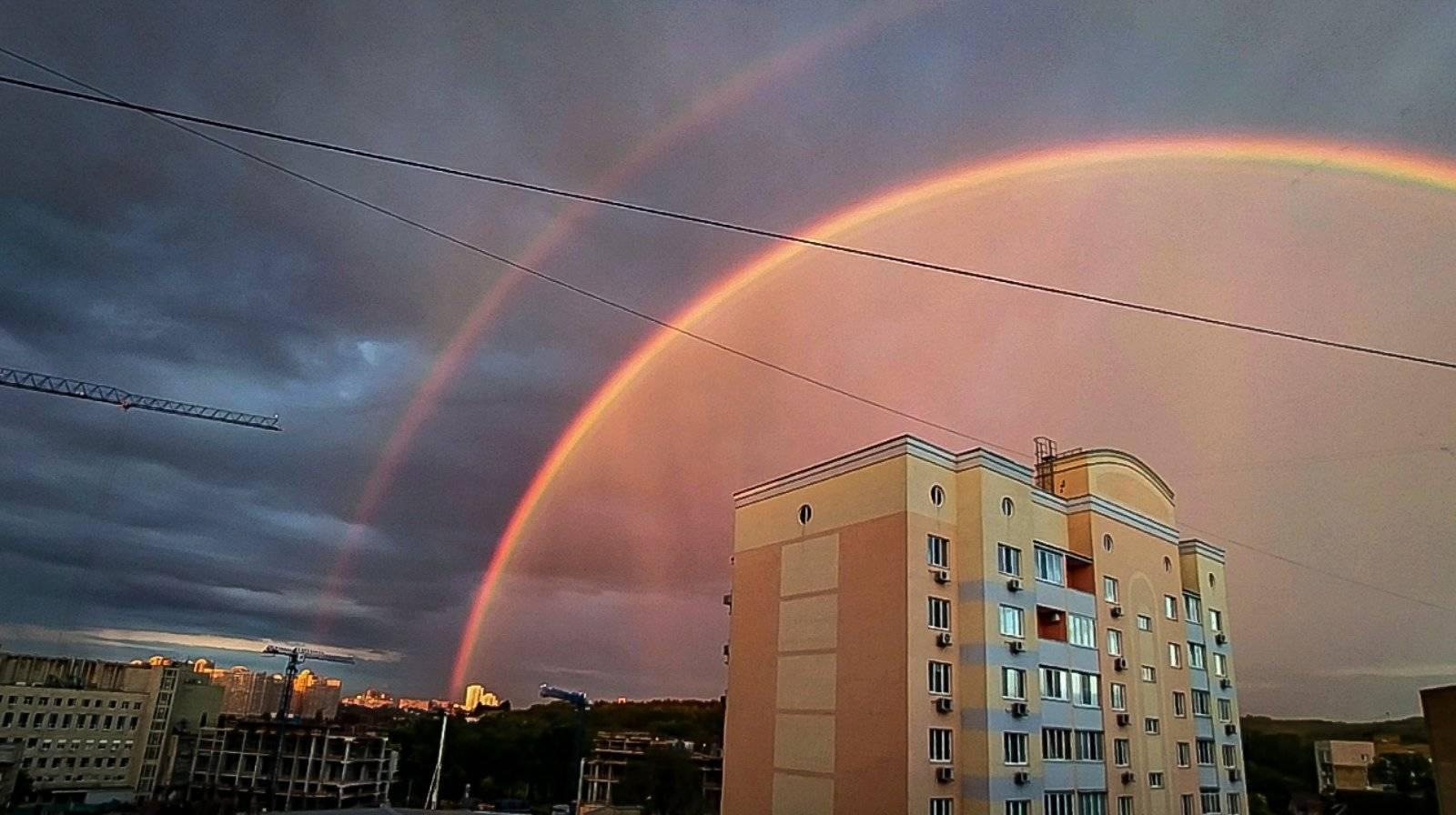 Киевлян восхитила тройная радуга