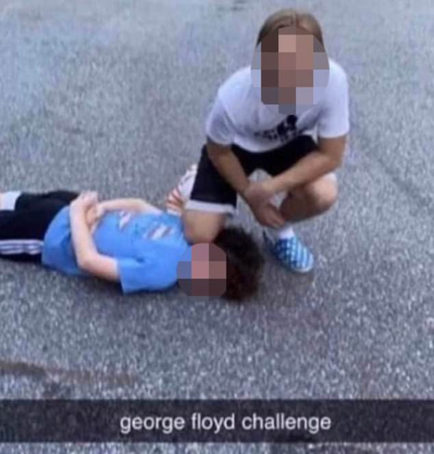Белые подростки устроили "челлендж" о смерти Флойда: их наказали и арестовали