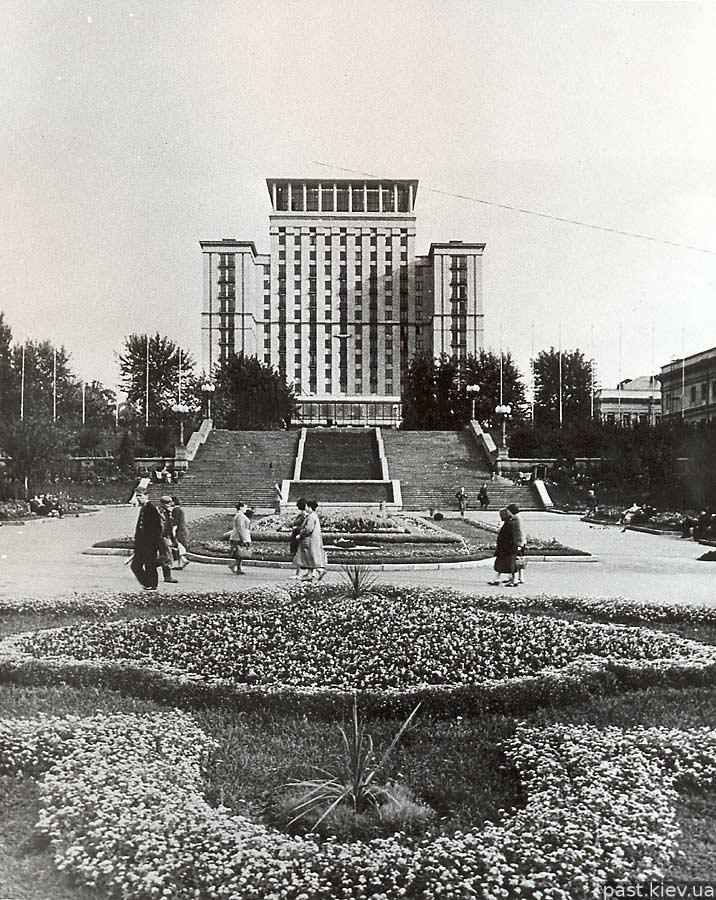 "Главный" отель Киева – "Украина" в 1962 году