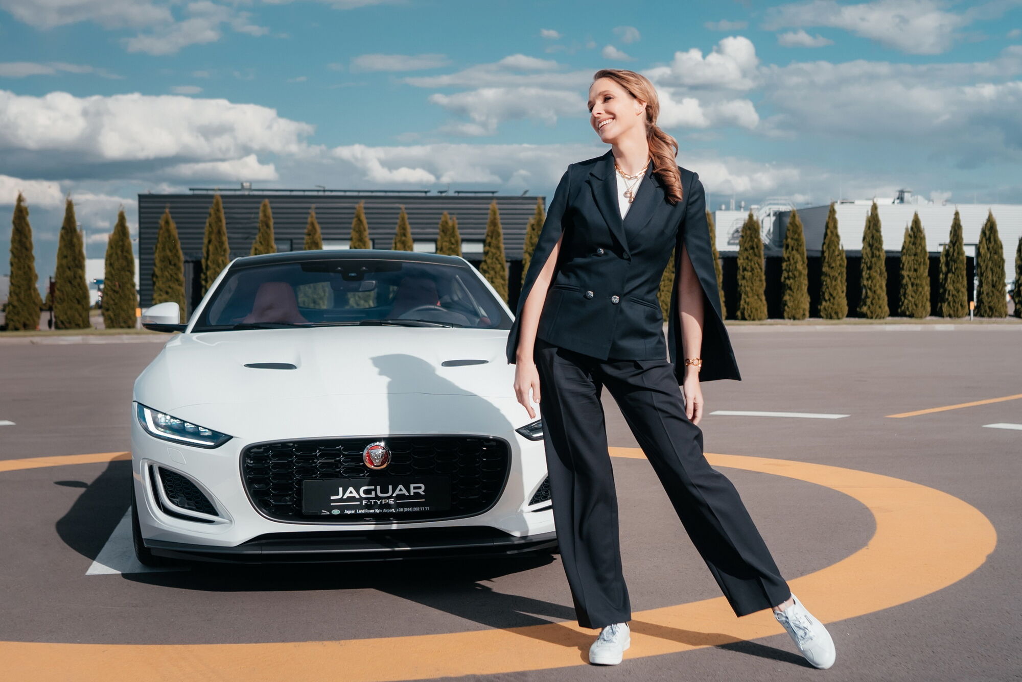 Катя Осадчая снялась в видео с Jaguar F-Type