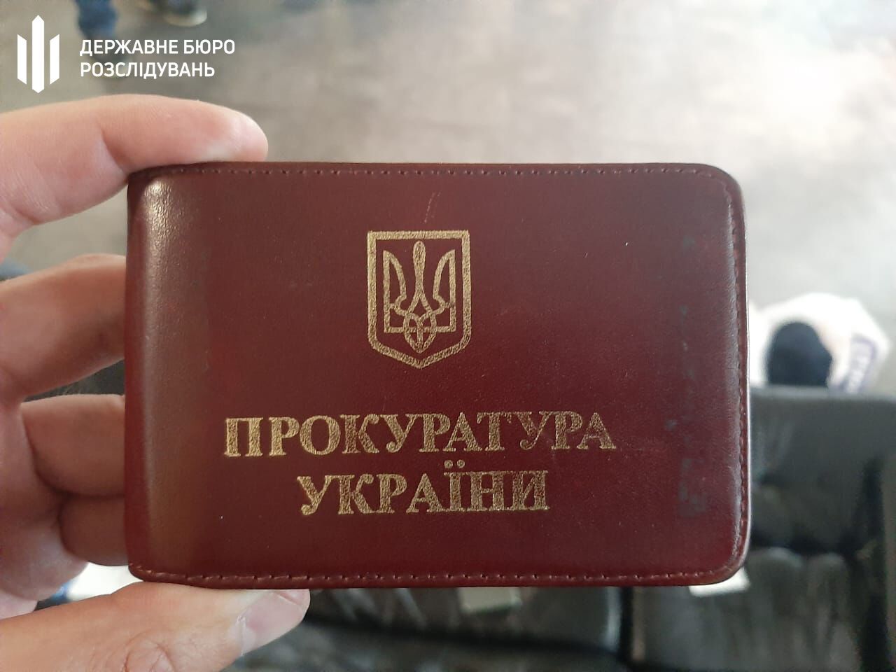 У Києві на хабарі в $100 тисяч спіймали двох прокурорів