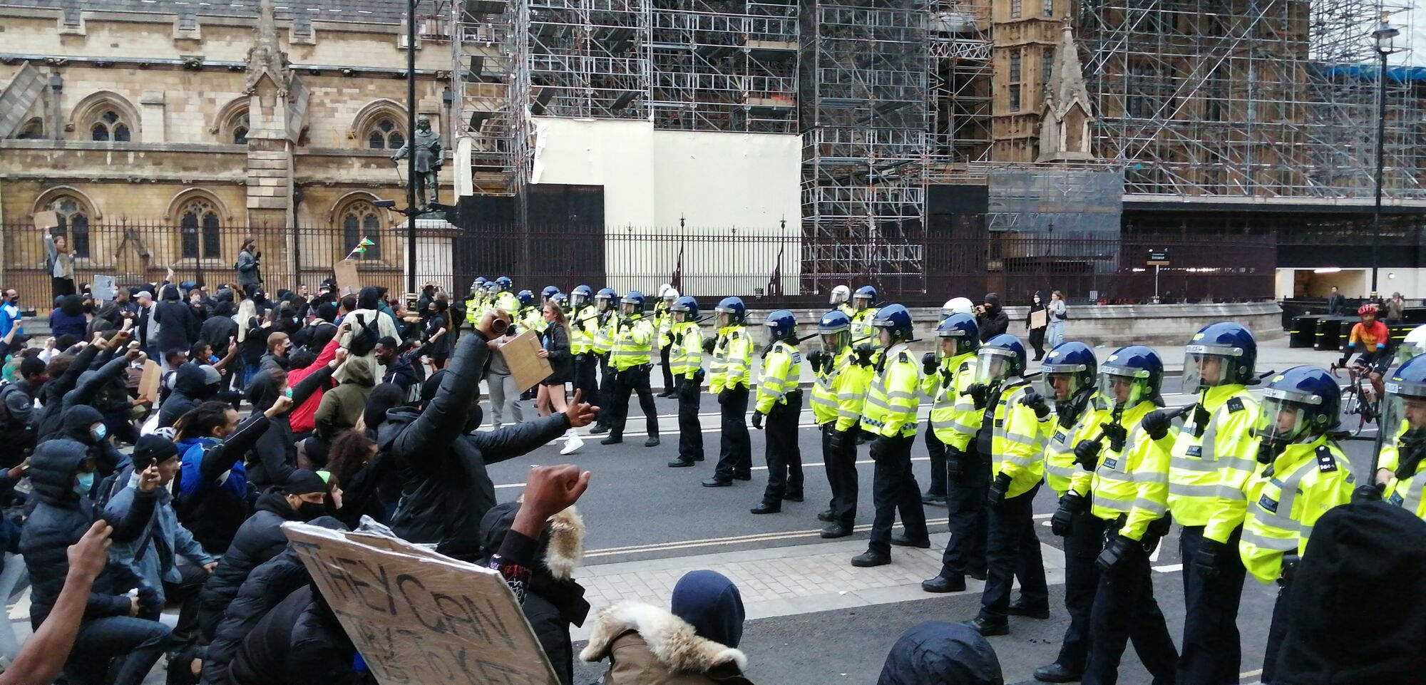 Протести в Лондоні