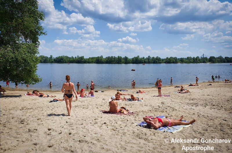 В Киеве открыли пляжный сезон