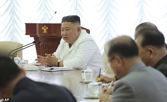 Главу КНДР Ким Чен Ына заметили в необычной одежде