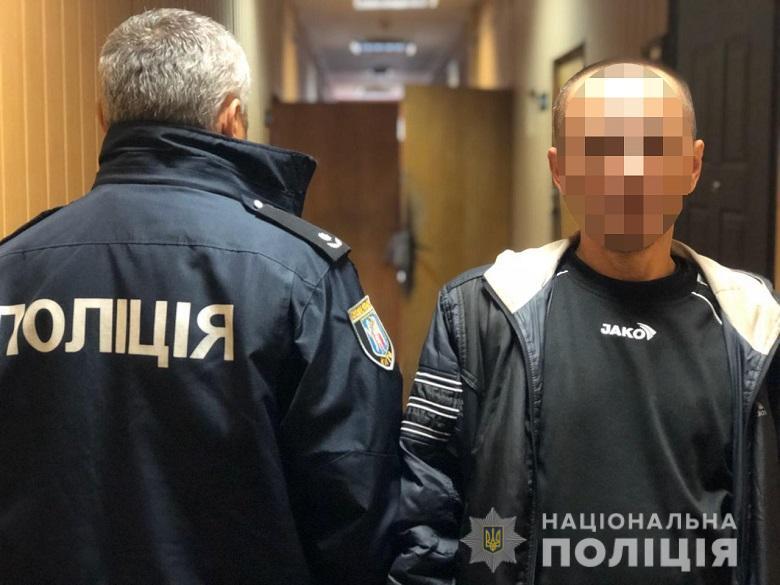 В Киеве врача ограбили и отобрали оборудование почти на 300 тысяч грн. Подозреваемый