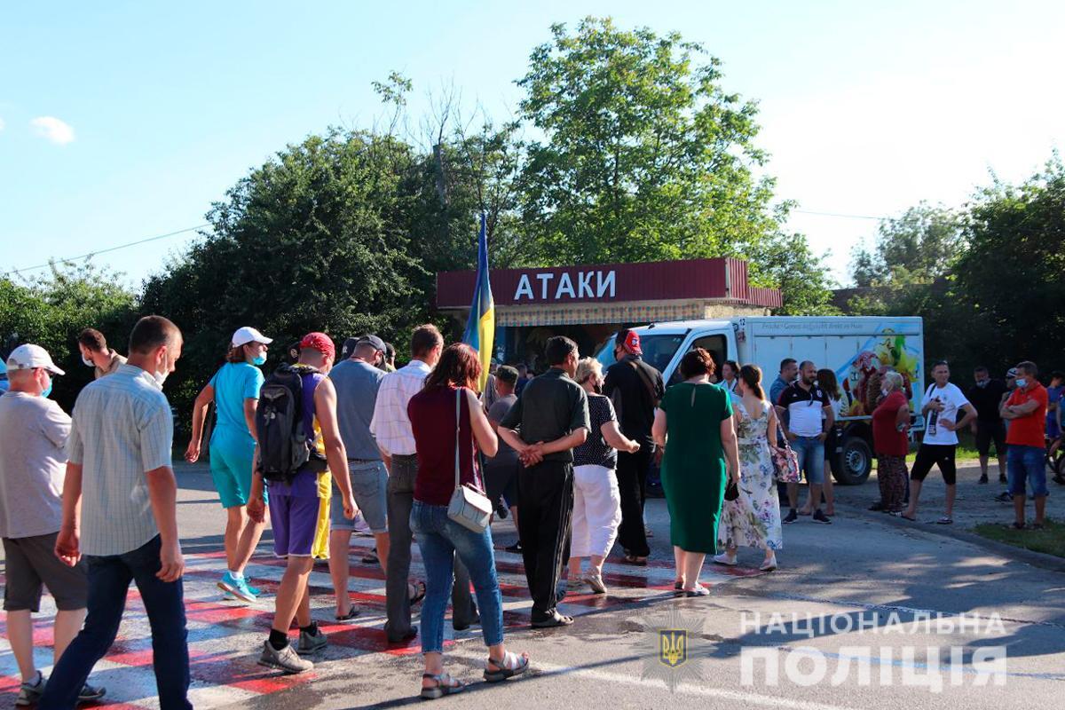 Жители села Атаки выразили недовольство решением Рады о делении районов