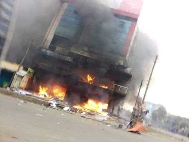 Взрывы в Эфиопии во время протестов из-за смерти певца Хачалу Хундесса