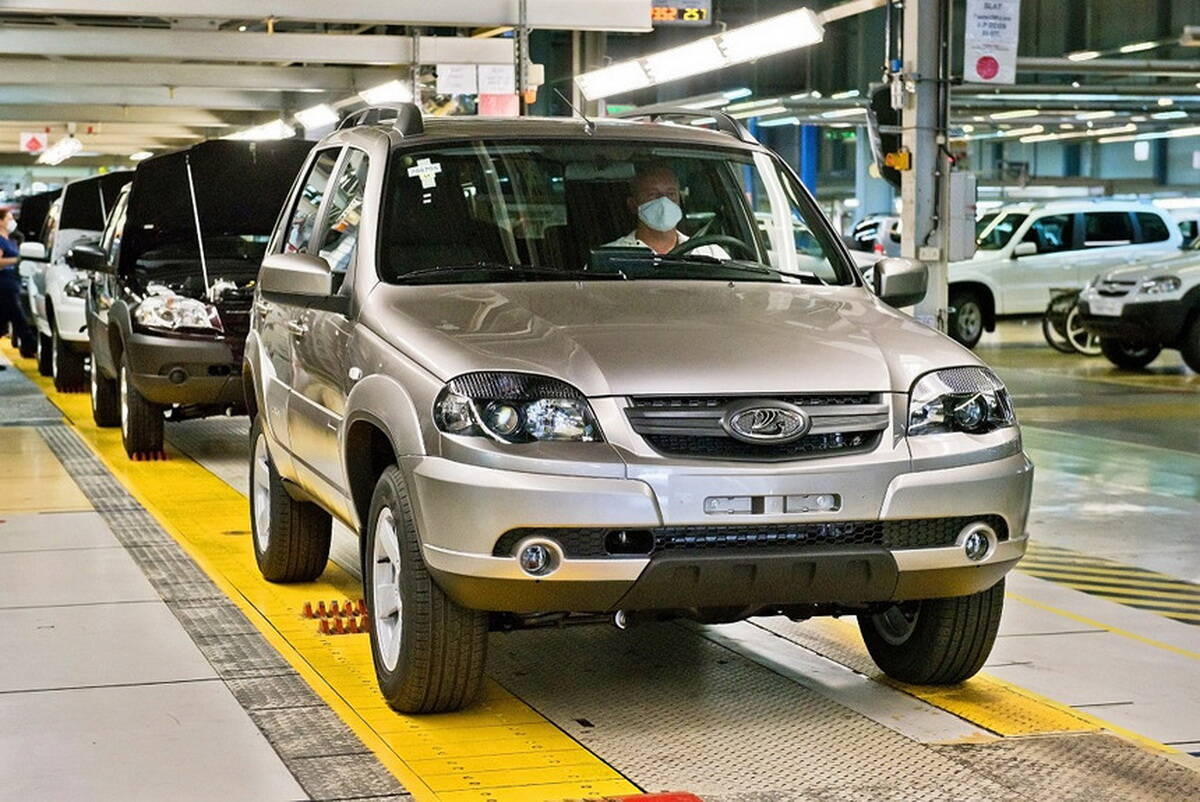 Chevrolet Niva перетворився на Ладу Ниву. фото: