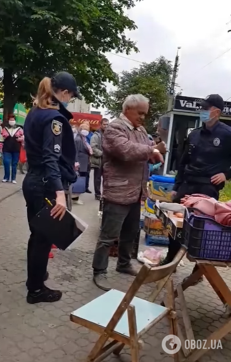 В Черновцах полицейские жестко задержали пенсионера за стихийную торговлю: видео возмутило украинцев