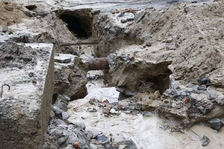 У Дніпрі сильна злива влаштувала потоп і руйнування