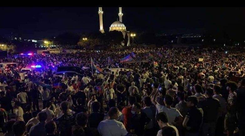 В Азербайджане прошел митинг из-за войны с Арменией