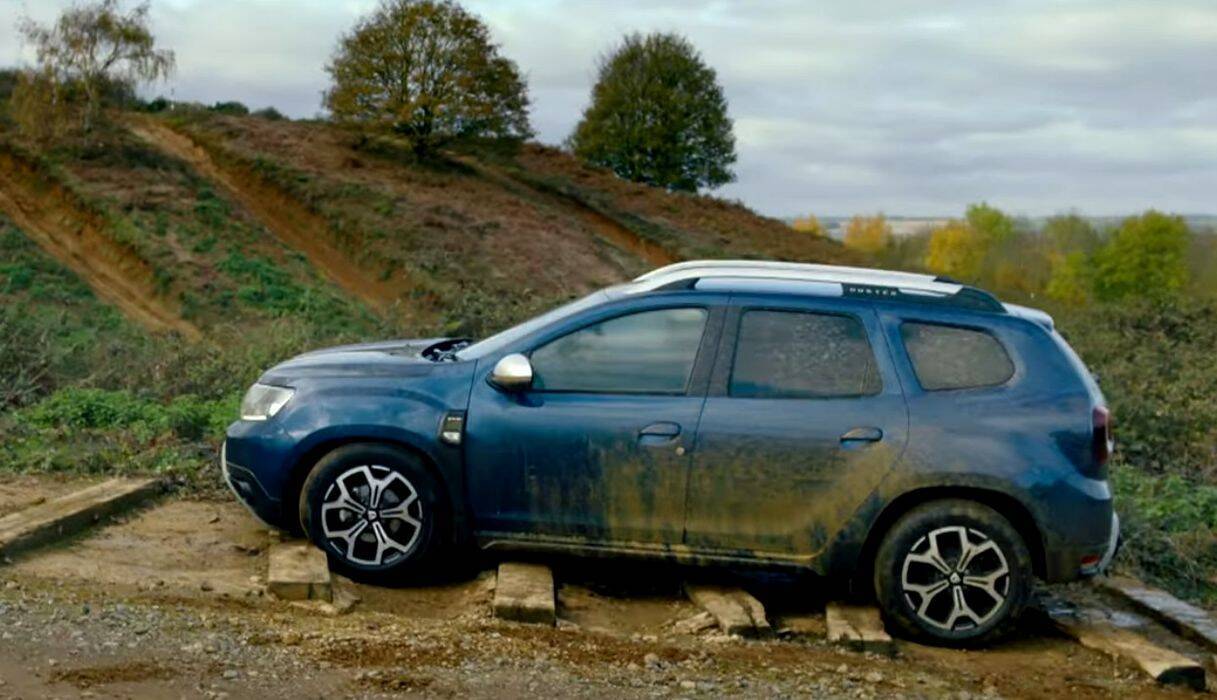 Renault Duster против Suzuki Jimny.