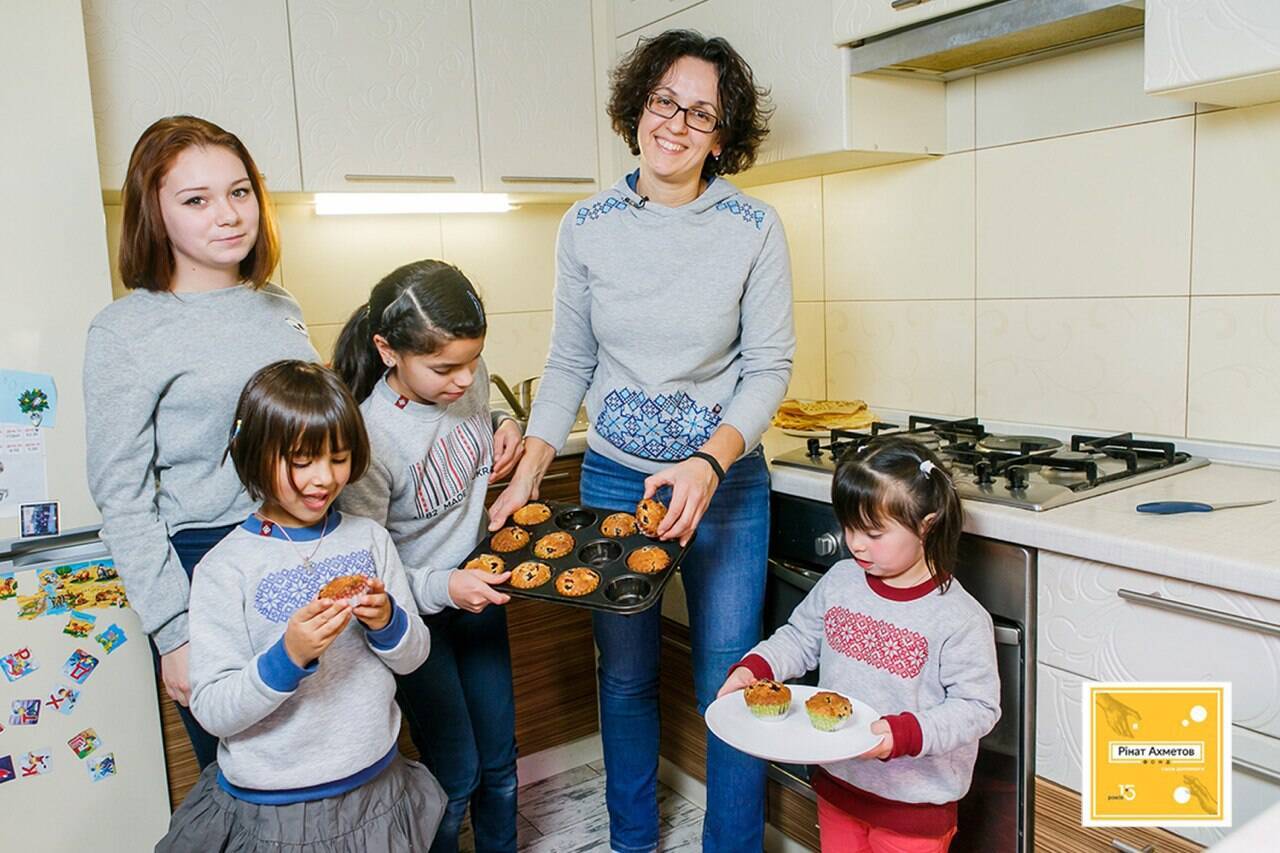 "Рінат Ахметов – Дітям. Сирітству – ні!"