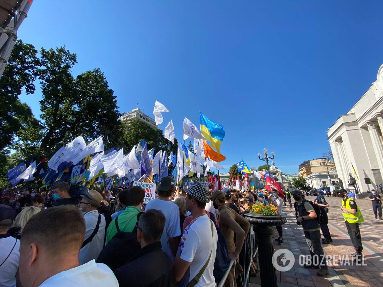 Под Радой собирался многочисленный митинг в защиту украинского языка