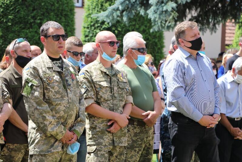 В Жидачове попрощались с погибшим на Донбассе бойцом Тарасом Матвеевым.