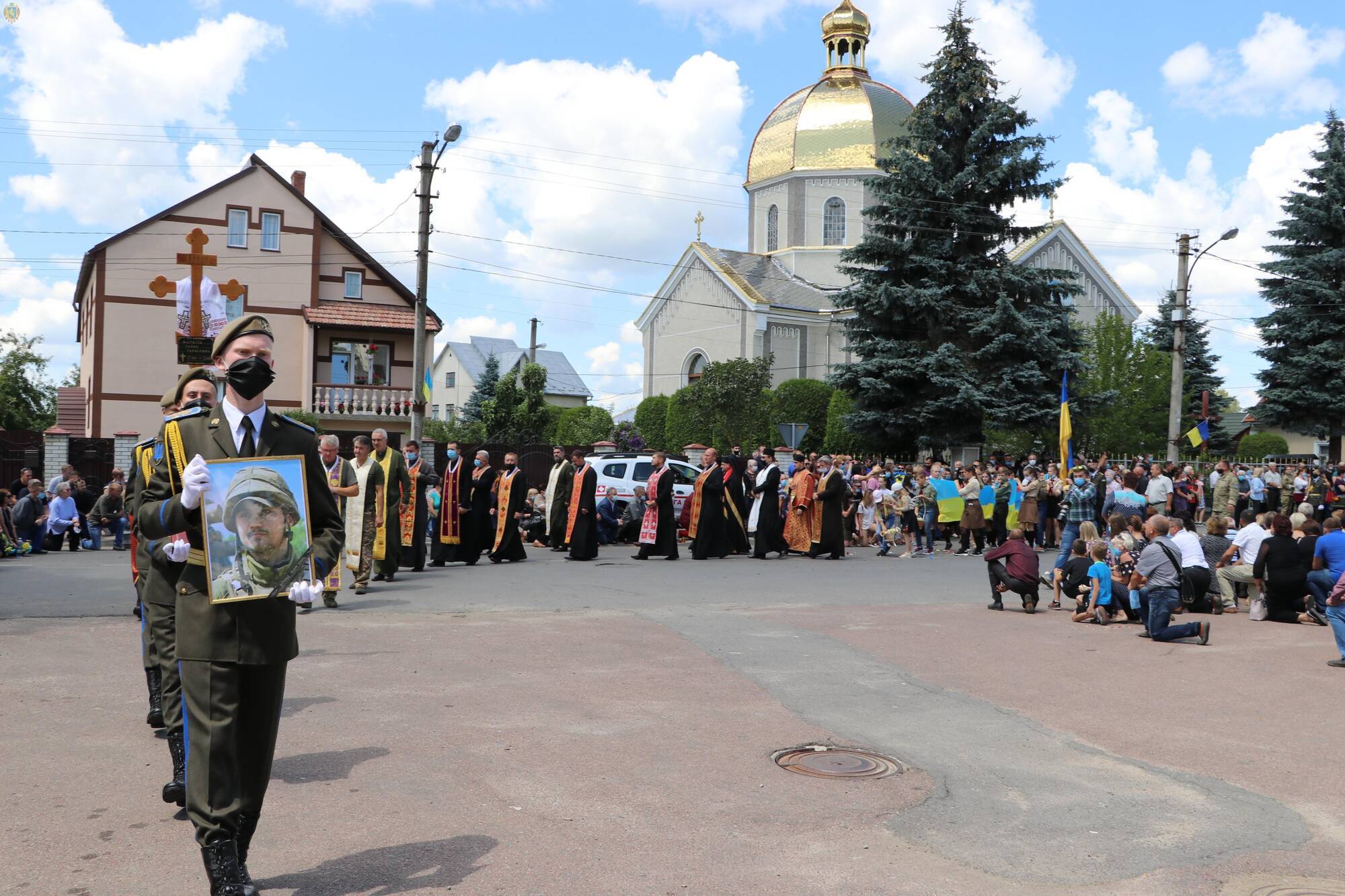 У Жидачеві попрощалися із загиблим на Донбасі бійцем Тарасом Матвіївим.