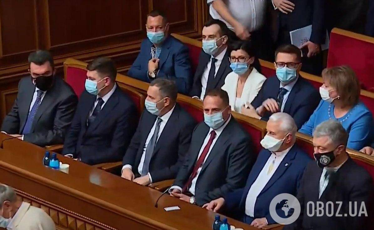 Кравчук, Порошенко и другие приглашенные на торжественное заседание Рады