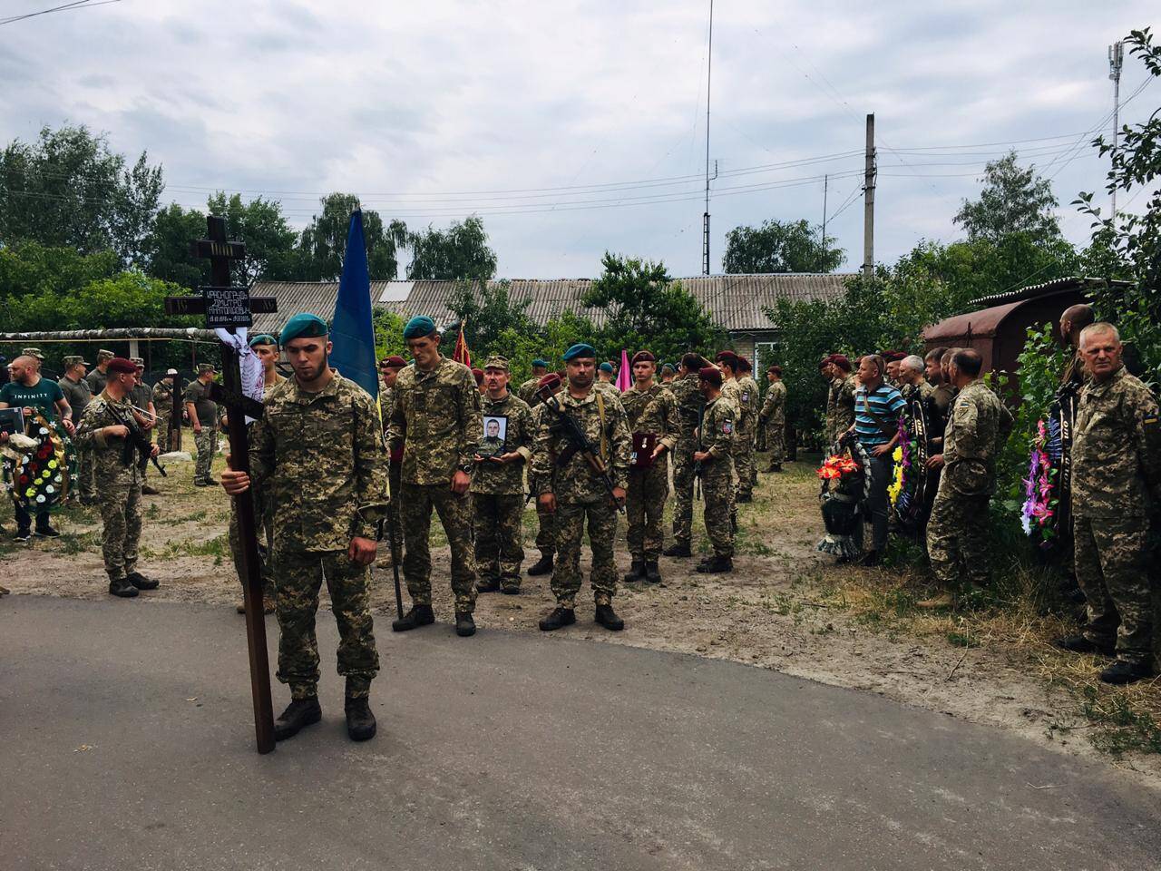 Був на війні з перших днів: на Донеччині поховали загиблого під Зайцевим українського морпіха. Фото