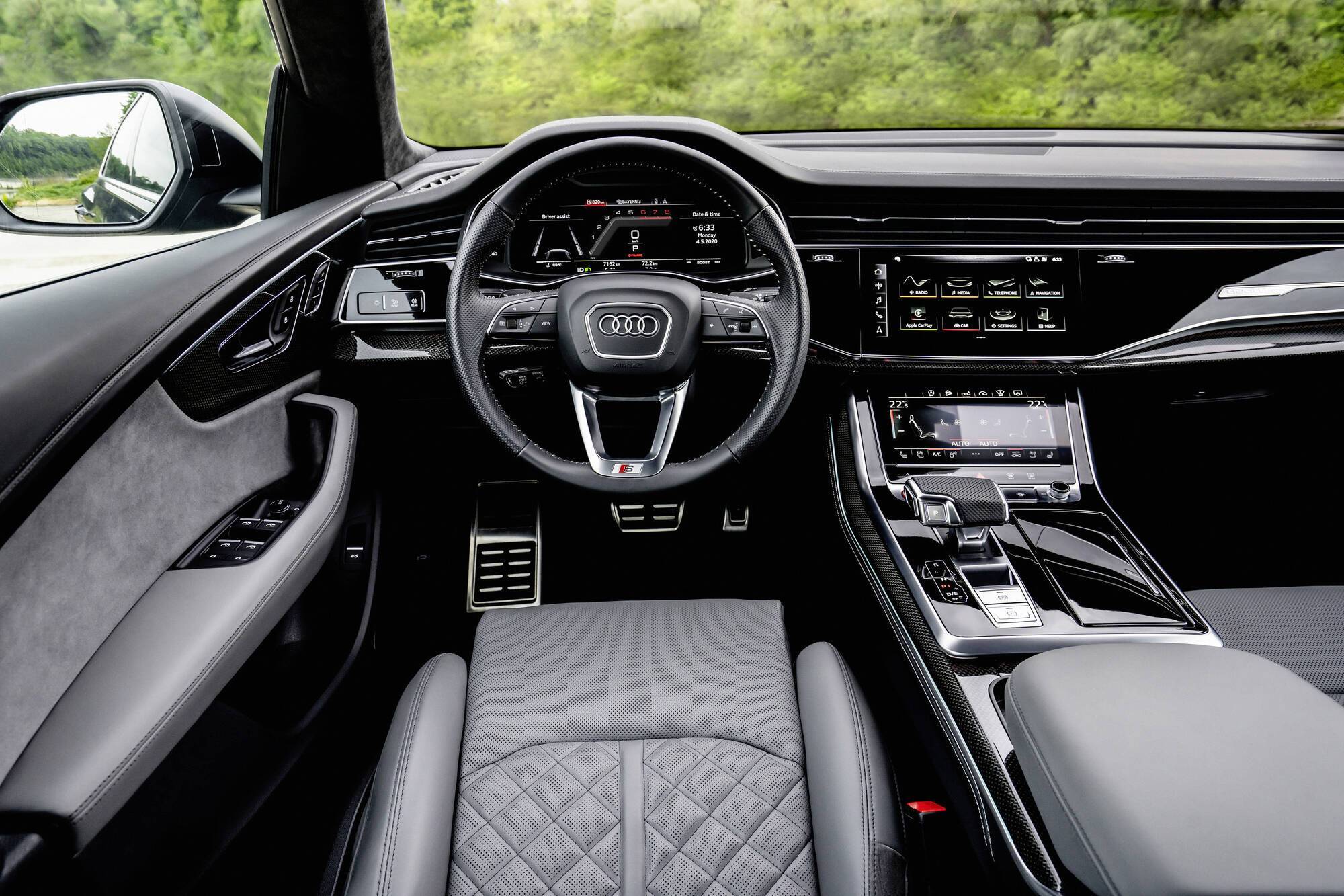 Салон Audi SQ8. фото: