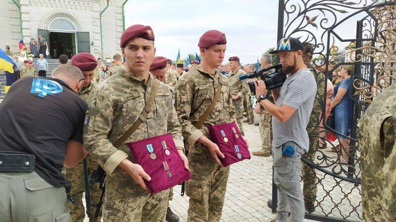 Був на війні з перших днів: на Донеччині поховали загиблого під Зайцевим українського морпіха. Фото