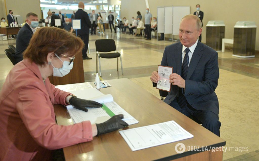 Президент РФ Владимир Путин на всероссийском голосовании за изменение Конституции