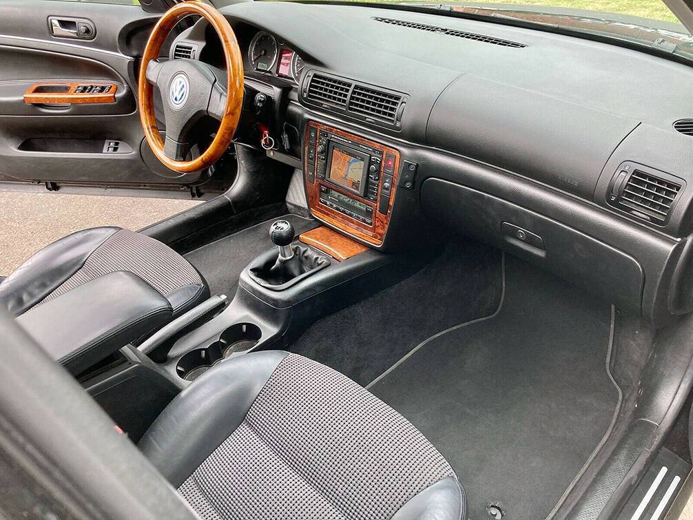 VW Passat з W8, який продають за 3500 євро.