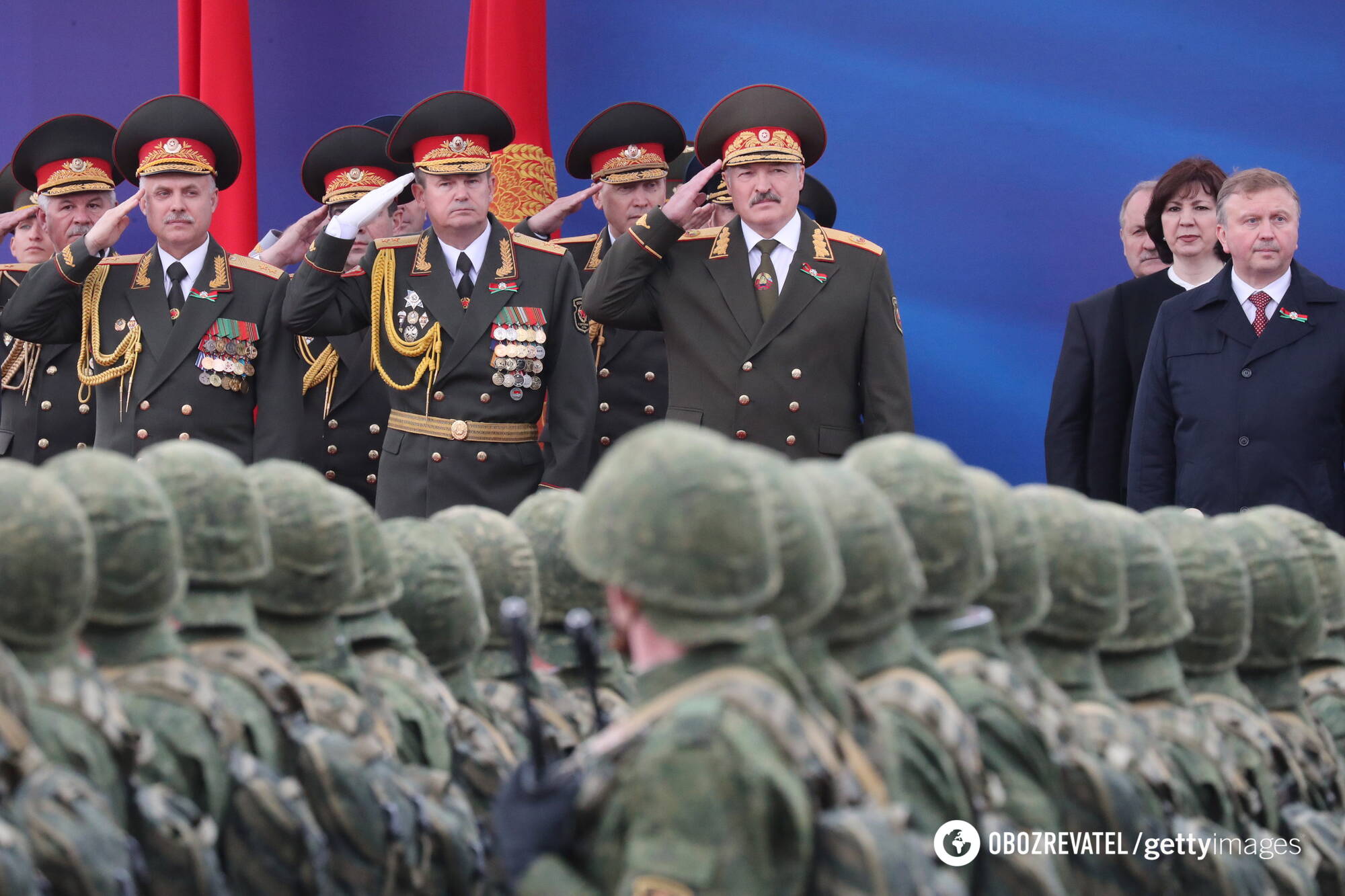 Александр Лукашенко на военном параде