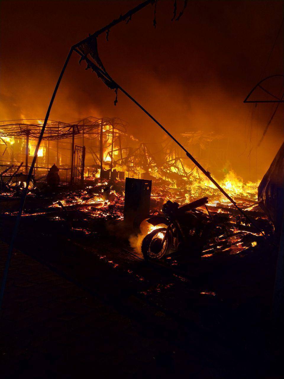 Пожежа в Затоці знищила два готелі й кафе