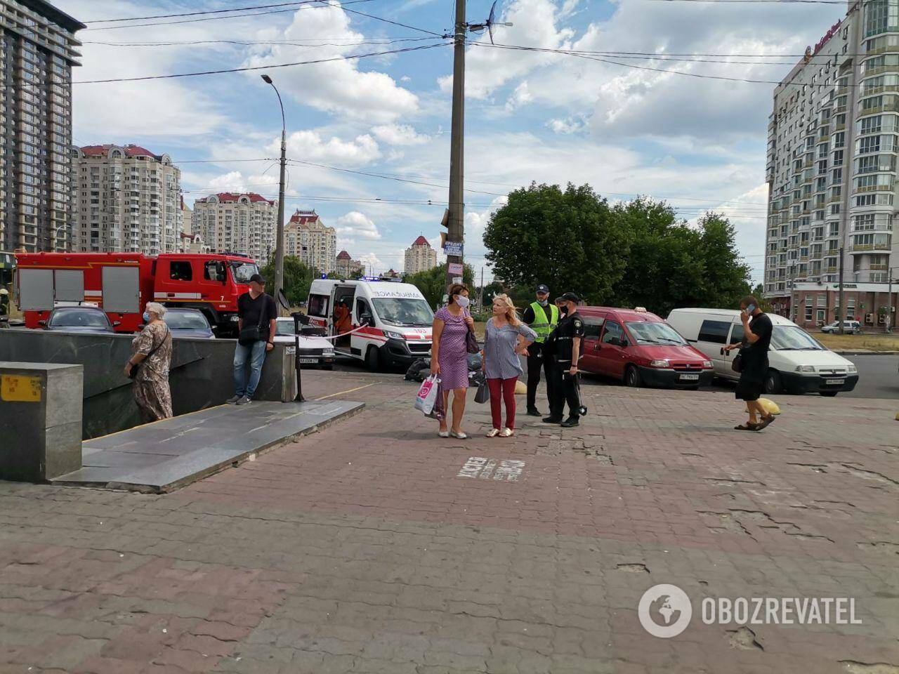 У Києві трапився вибух біля станції метро "Мінська"