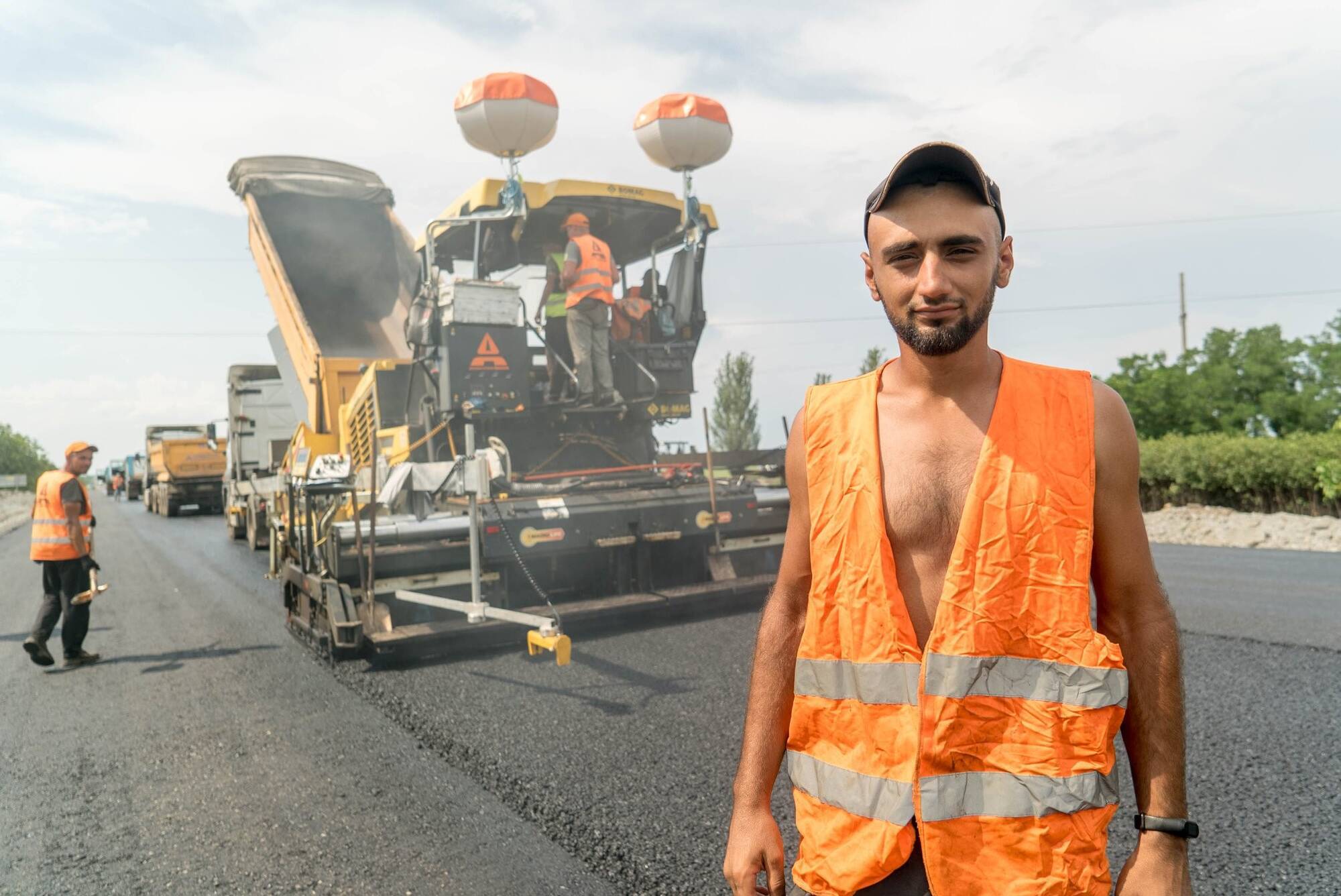 Обличчя "Великого будівництва": опубліковано фото людей, які відбудовують інфраструктуру країни