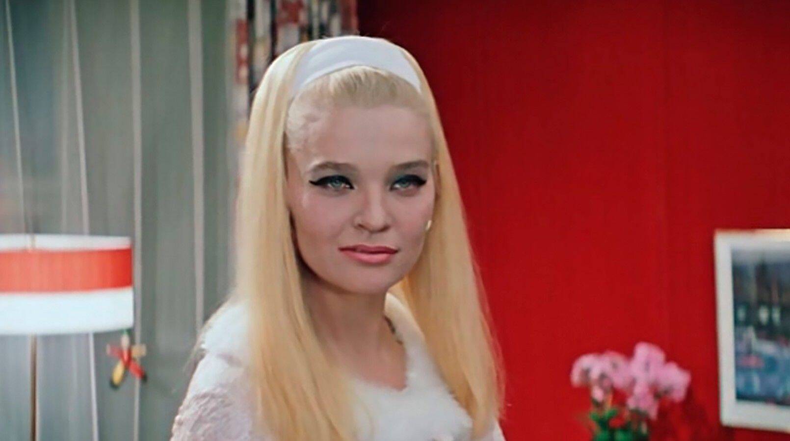 Ни цветов, ни посетителей: в России забросили могилу украинской звезды "Бриллиантовой руки" Светланы Светличной спустя год после смерти