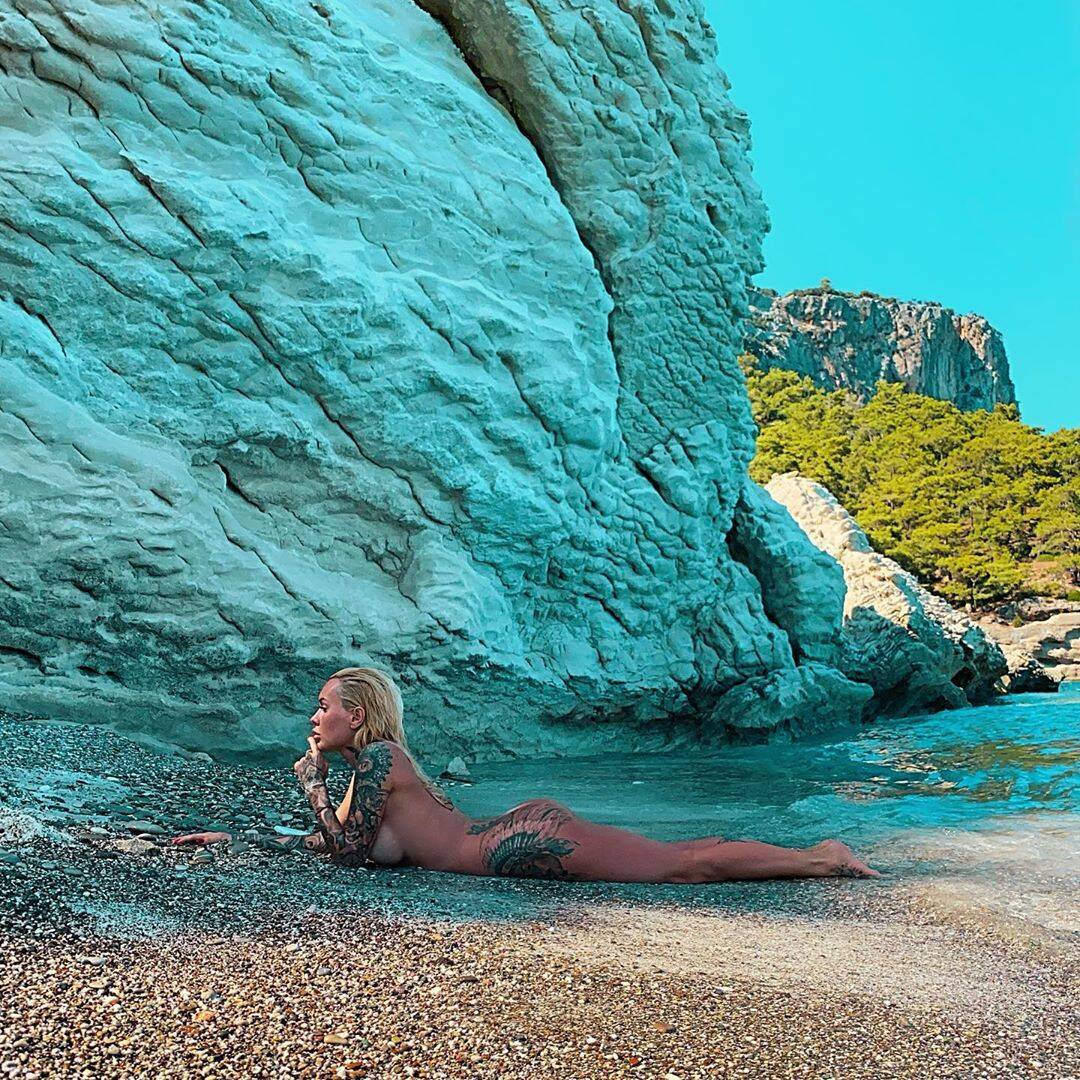 Ірина Морозюк сфотографувалася оголеною на нудистському пляжі