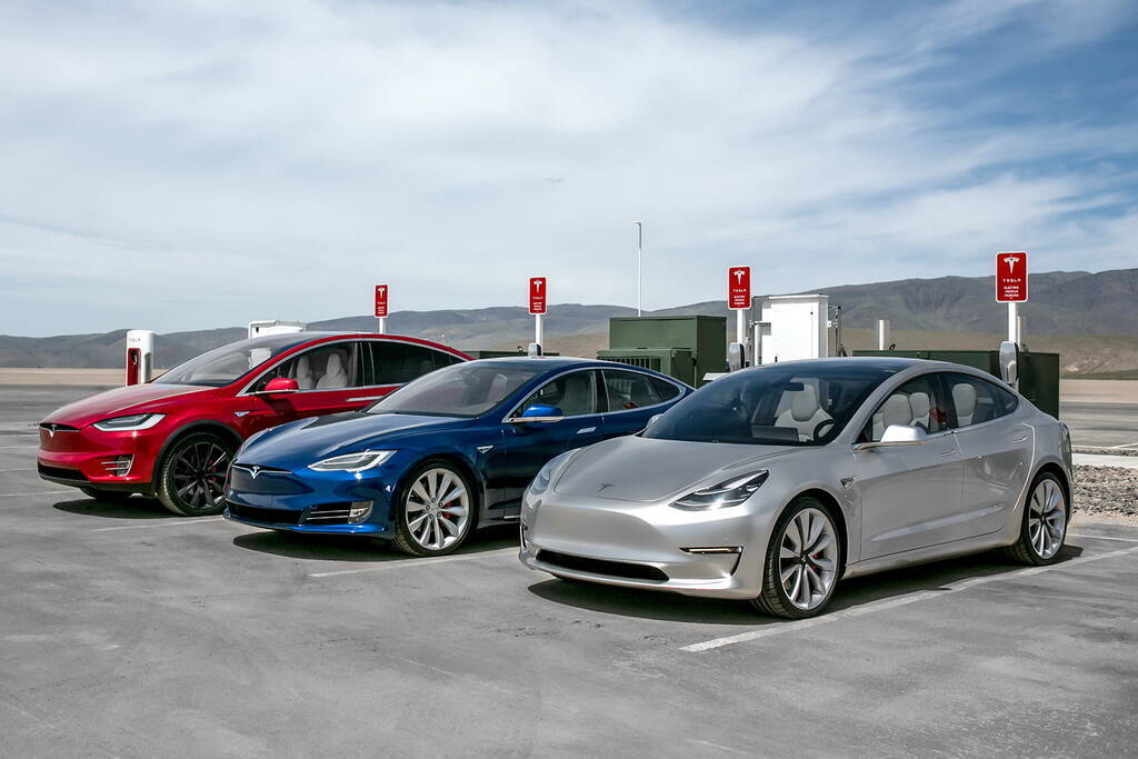 Электромобили Tesla. Фото: