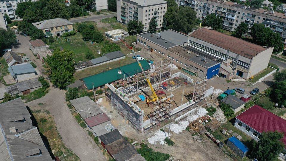 В Луганской области по программе "Велике будівництво" строят новые спорткомплексы для детей и ремонтируют рекордное количество дорог